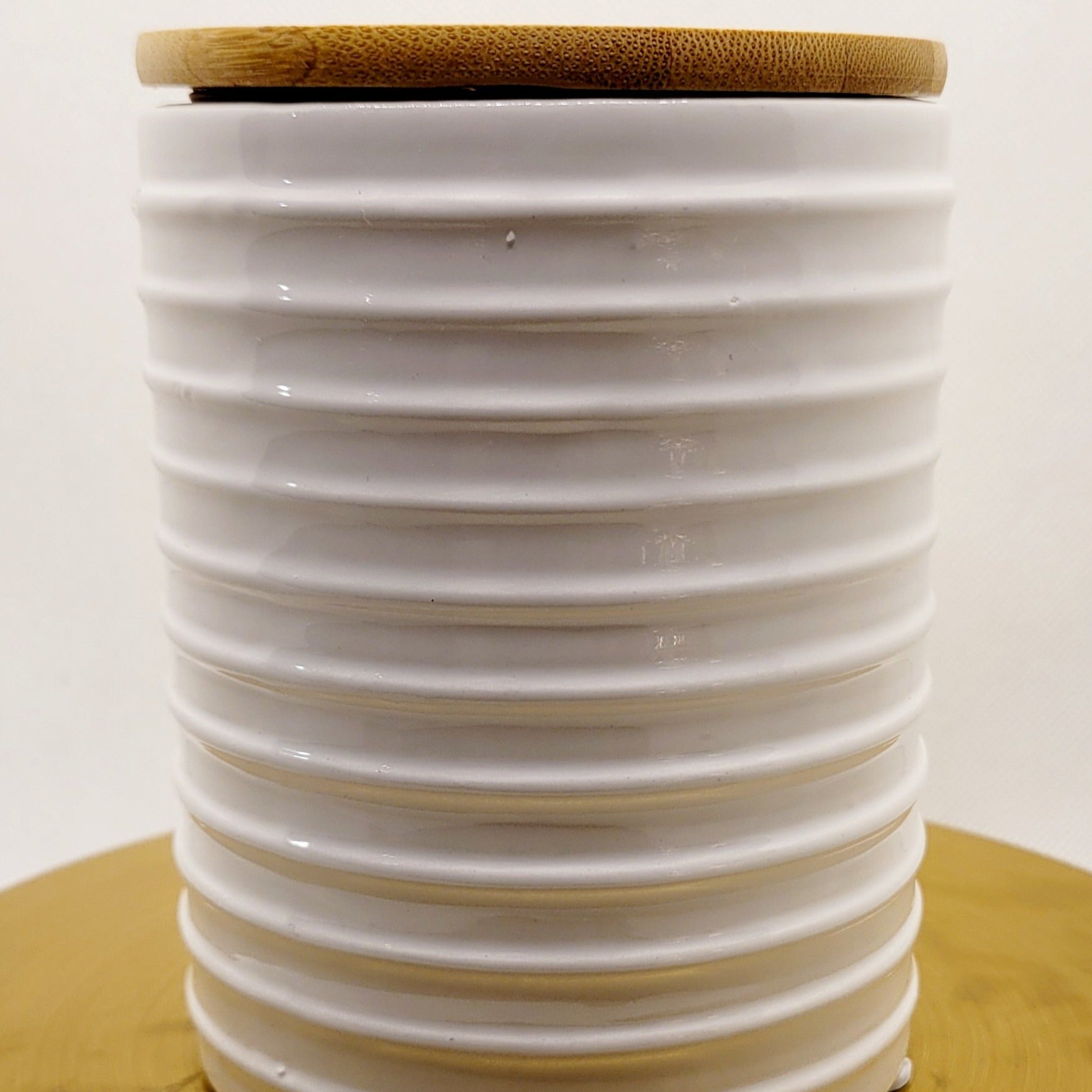 White Glazed Ceramic Style with Wooden Lid - Embossed Lines